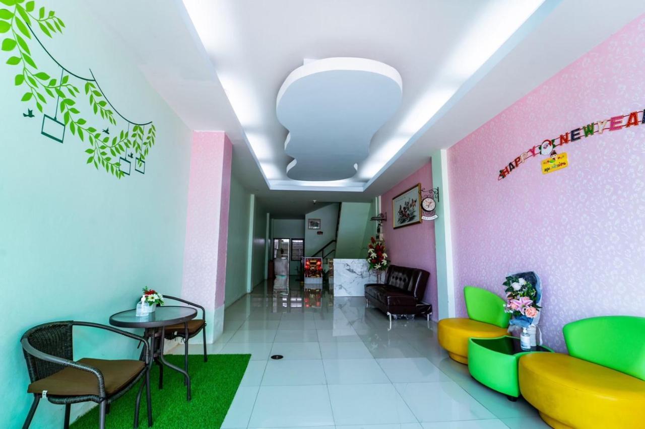Oyo 75377 Check In House Hotel Ban Tha Kup Luaran gambar
