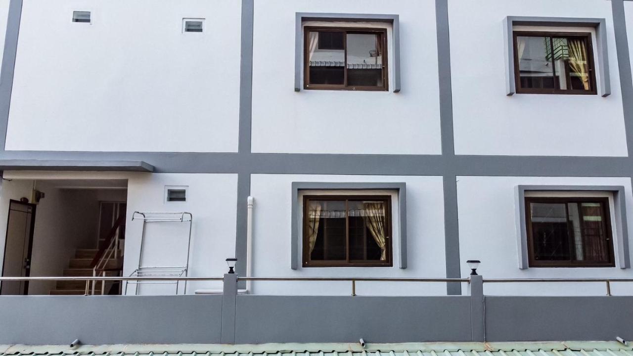 Oyo 75377 Check In House Hotel Ban Tha Kup Luaran gambar